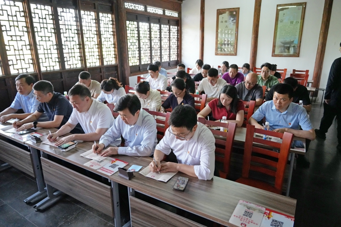学校党委赴惠山古镇廉政教育基地开展党纪学习教育5.jpg