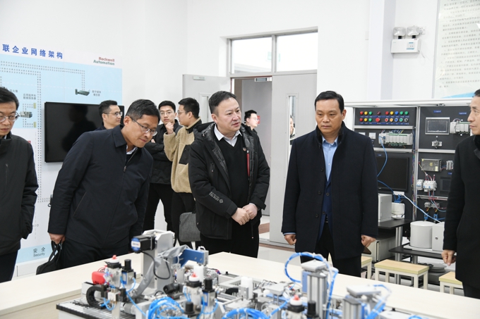 芜湖学院一行来校调研考察7.jpg
