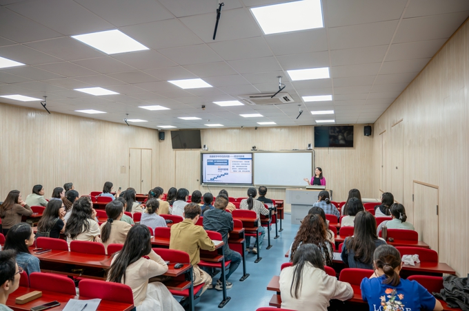 6月6日,健康与护理学院邀请东南大学附属中大医院重症医学科副主任医师、博士生导师徐静媛副教授来校讲授示范观摩课3.jpg