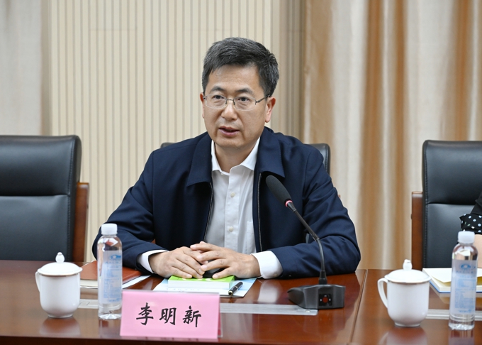 无锡市社科联主席李明新一行来校调研2.jpg