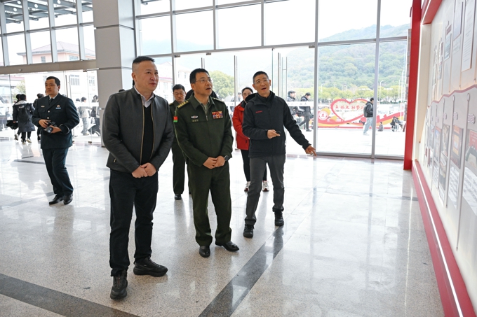 无锡市军分区领导莅临世界杯官网指导人武工作7.jpg